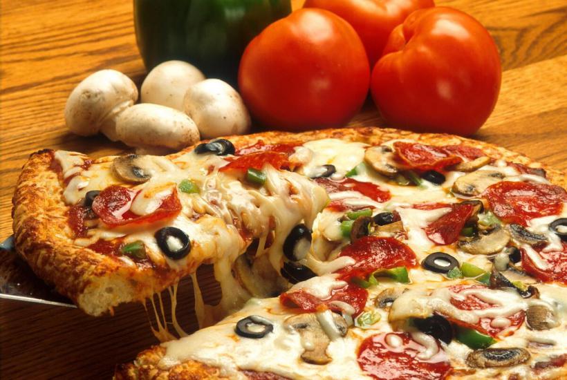 Expertos explican por qué la pizza clásica daña tu cuerpo — y cómo mejorarla